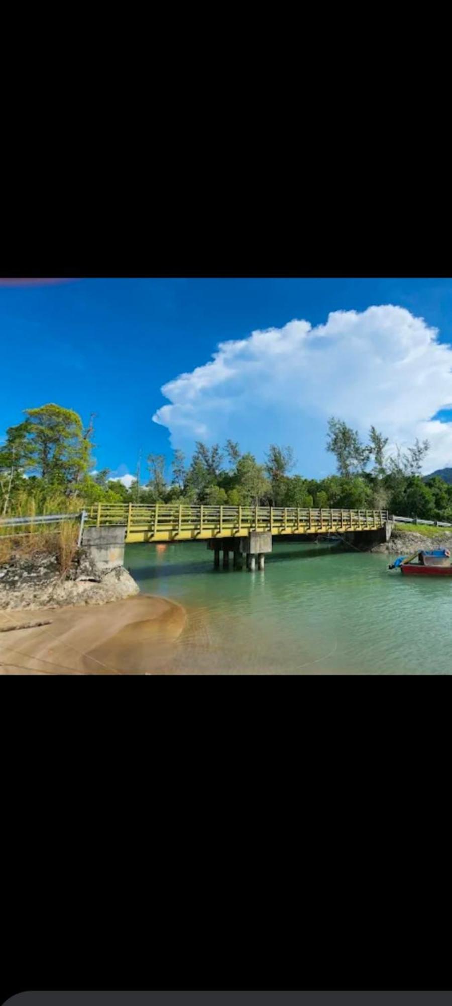 The Mangrove Villa Sematan Eksteriør bilde